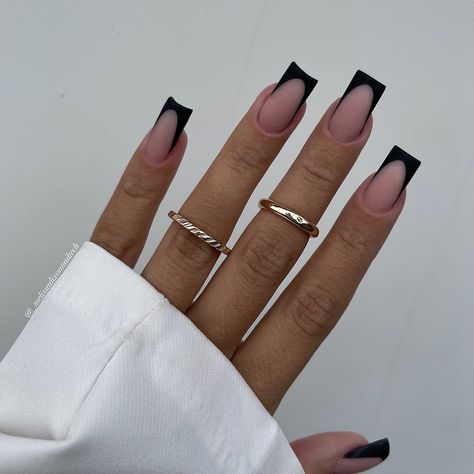 Matte Black Nails With Glossy Design, Nails Black Square, Black Matte Nails With Design, Black Square Nails, Mate Nails, Nails Black Matte, Mat Nails, Black Matte Nails, Gloss Nails