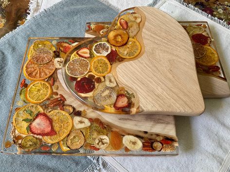 Epoxy Table Top Ideas, Handmade Wood Furniture, Resin And Wood Diy, Carpentry And Joinery, Epoxy Table Top, Resin Art Painting, Epoxy Resin Crafts, Diy Resin Art, Inspirational Artwork