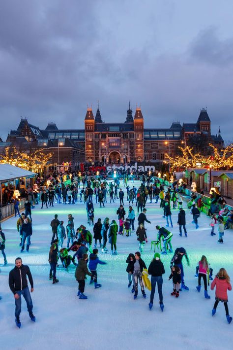 Amsterdam In Christmas, Amsterdam Aesthetic Christmas, Amsterdam At Christmas, Amsterdam Christmas Aesthetic, Amsterdam Christmas Market, Amsterdam Winter Aesthetic, Christmas In Netherlands, Amsterdam Aesthetic Winter, Amsterdam Markets