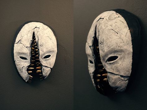 Split-face. Creepy, scary mask. pleasant nightmares! Creepy Masks, Ceramic Mask, Unique Masks, Horror Masks, Scary Mask, Cool Masks, Parallel Universe, Masks Art, Diy Mask