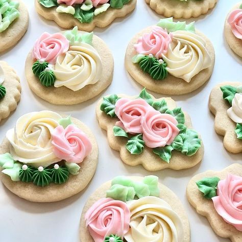 Cloud 9 Confections on Instagram: "Easily my favorite set that I’ve ever done 🌸 …. Floral buttercream sugar cookies just became my favorite thing to make 😍" Flower Sugar Cookies Decorated, Buttercream Decorated Cookies, Buttercream Sugar Cookies, Cookies Flowers, Summer Sugar Cookies, Buttercream Cookies, Cookie Wedding, Buttercream Designs, Wedding Shower Cookies