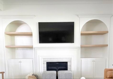 Built In Around Fireplace, Ruang Tv, Gray Painted Walls, Tv Built In, Built In Shelves Living Room, Living Room Built Ins, Living Tv, Fireplace Built Ins, Built In Bookcase