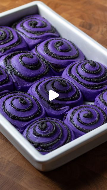 Purple Cinnamon Rolls, Ube Cream Cheese Frosting, Seasonal Desserts Fall, Halloween Spooky Desserts, Friday The 13th Dessert, Halloween Cinammon Roll, Spooky Cinnamon Rolls, Grinch Cinnamon Rolls, Spooky Sweet Treats