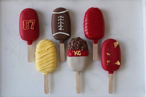 Chiefs Cake Pops, Football Cakesicles, Kansas City Chiefs Cake, Football Party Balloons, Football Cake Pops, Cake Sicles, Cake Pucks, Football Treats, Treat Business