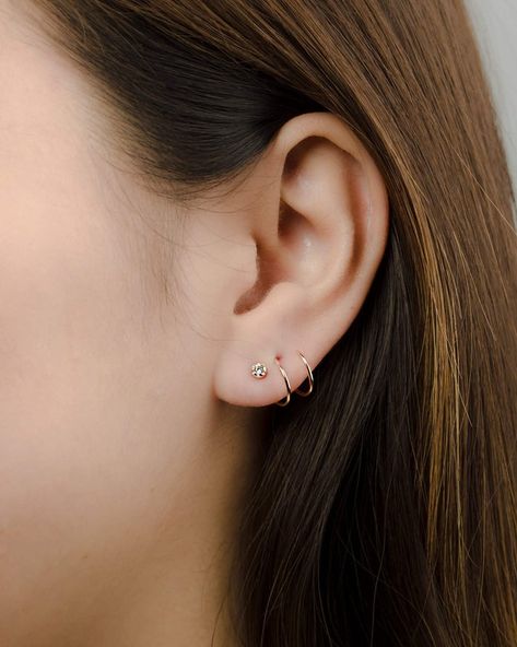 Zirconia Spiral Earrings Double Hoop Earrings Birthstone | Etsy Second Hole Earrings, Faux Piercing, Gold Ear Jacket, Double Piercing, Cute Ear Piercings, Hammered Hoop Earrings, Minimal Earrings, Spiral Earrings, Ear Piercing