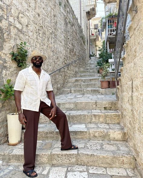 Aesthetic Vacation Outfits Men, Men’s Vacation Outfit Summer, Italian Mens Summer Fashion, South Of France Men Outfits, Men Greece Fashion, Black Man Beach Outfit, Mens Jamaica Vacation Outfits, Mens Greece Outfits, Men Vacation Outfits Beach Black Men