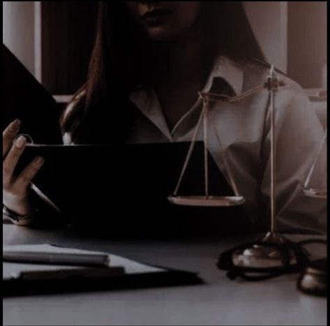 Cpa Lawyer Aesthetic, Courtroom Aesthetic, Female Lawyer Aesthetic, Law Motivation, Lawyer Aesthetic, Lawyer Website, Law School Life, Law School Inspiration, Women Lawyer