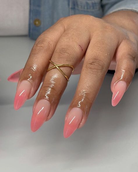 Minimalist Ombre Nails, Colored Ombre Nails, Ombré Almond Nails, Ombre Almond Nails, Do It Yourself Nails, Short Stiletto, Unghie Sfumate, Kutek Disney, Work Nails