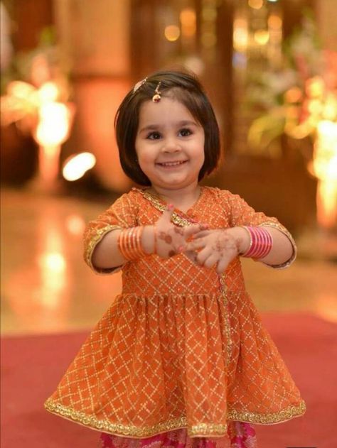 Party Wear Dress Ideas, Wedding Dresses In Pakistan, Pakistani Kids Dresses, Kids Party Wear Dresses, Frock Designs, Kids Party Wear, Wedding Dresses For Kids, Baby Party Dress