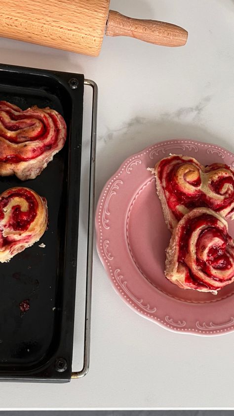 heart shaped cinnamon rolls, valentines day, valentines day baking, heart rolls, cute valentines gift Heart Cinnamon Rolls, Heart Rolls, Valentines Day Baking, Shaped Cinnamon Rolls, Heart Shaped Cinnamon Rolls, Strawberry Cinnamon Rolls, Cute Valentines, Book Aesthetics, Cinnamon Roll