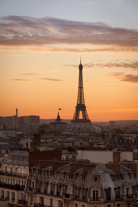 Paris, France Paris Aesthetic Night, Torre Eiffel Paris, Eiffel Tower In Paris, Tower In Paris, Paris Dream, Paris Wallpaper, Paris Aesthetic, Rooftops, The Eiffel Tower