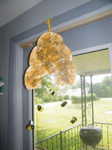 Bee Preschool Craft, Bees Craft, Bees And Honey, Bee Hive Craft, Bugs Preschool, May Crafts, Bee Activities, Bee Classroom, Insects Theme