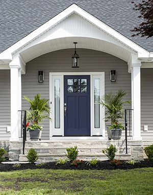 Red Door House, Veranda Design, Front Door Ideas, Exterior Door Designs, Red Front Door, Contemporary Front Doors, Gray House, Front Porch Design, Exterior Front Doors