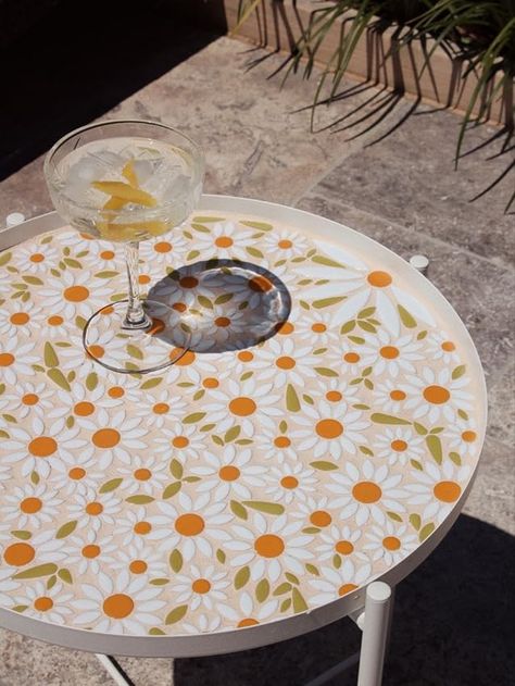 Mosaic Tiles Table Top Diy, Mozaik Table Diy, Mosaic Tiles Projects, Ikea Mosaic Table, Table Mosaic Ideas, Mosaic Art Table, Mosaic Coffee Table Ideas, Mosaic Tiles Table, How To Make A Mosaic Table Top