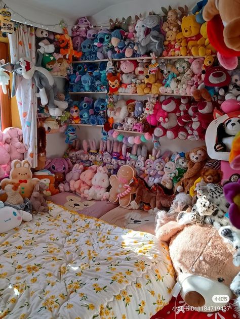 Plushy Aesthetic Bedroom, Plush Room Decor, Stuffed Animal Aesthetic Room, Room Full Of Stuffed Animals, Bedroom Plushies, Plushies In Room, Bed Full Of Plushies, Bedroom Stuffed Animals, Lots Of Stuffed Animals