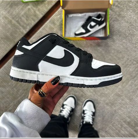 Tênis, nike casual masculino e feminino #tenis #tênis Nike Casual, Nike Dunk Low, Dunk Low, Shoe Lover, Nike Dunk, Athletic Shoes, Nike, Sneakers, Clothes