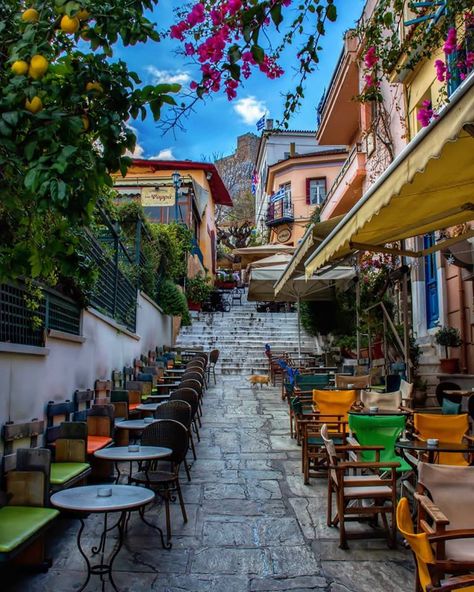 Plaka is the oldest district in Athens with outstanding scenery. Traveling To London, Brazilian Restaurant, Greece Photos, Athens Hotel, Athens City, Alfresco Dining, Greece Vacation, Europe Summer, Amazing Photo