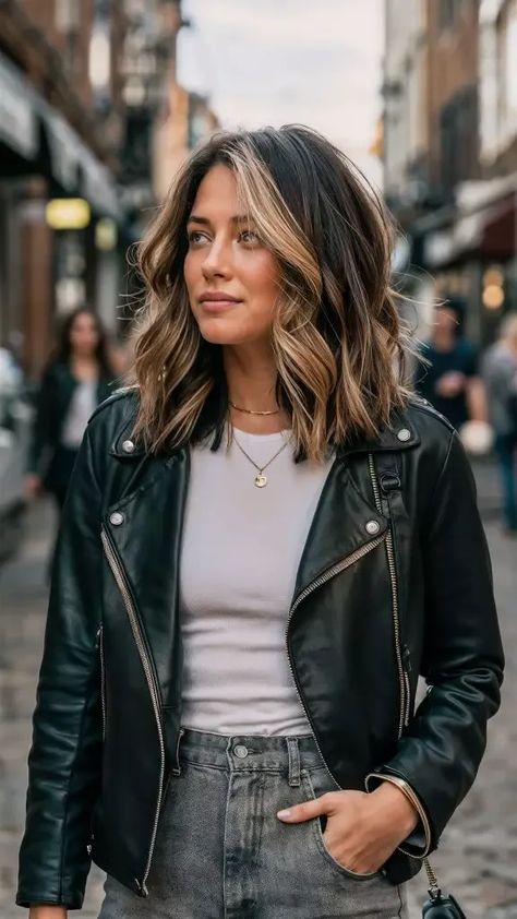 46 Inventive Concepts to Remodel Your Shoulder-Size Brunette Balayage - yourwifeknows.com- #Balayage #Brunette #Creative #Ideas #ShoulderLength #Transform #yourwifeknows.com Check more at https://howcandothis.com/hairstyleideas/46-inventive-concepts-to-remodel-your-shoulder-size-brunette-balayage-yourwifeknows-com/ Brunette Long Bob With Highlights, Hair Colors For Shoulder Length Hair, 2024 Brunette Balayage, Brunette To Blonde Balayage Hair Medium, Brown Hair With Highlights Around Face, Medium Brown Hair With Caramel Highlights Shoulder Length, Blonde Brown Medium Length Hair, Fall Cut And Color Hair, Hair Cuts 2024 Trends Straight