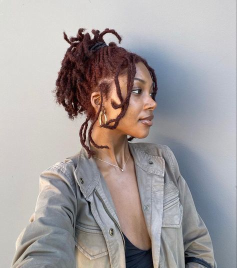 Braided Loc Updo, Black Hair Locks, Burgundy Locs, Short Dreadlocks Styles, Locs Natural, Cute Dreads, Loc Inspiration, Short Locs, Locs Styles