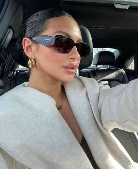 Prada Pr 17ws, Prada Sunnies, Sunglasses 2023, Cowgirl Look, Prada Glasses, Low Bun Hairstyles, Sunglasses Outfit, Stylish Glasses, Tiktok Style