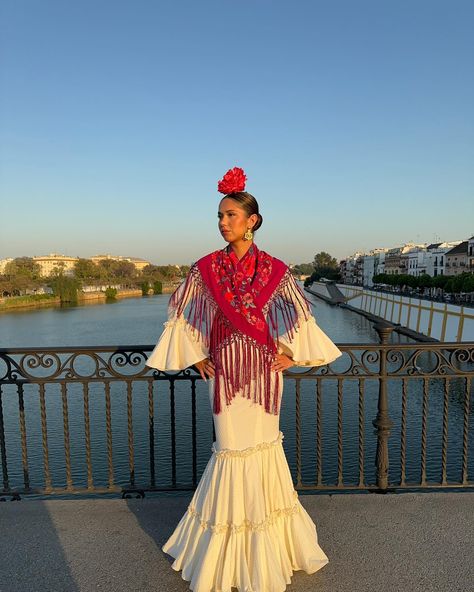 🌺 Fashion In Spain, Spain Traditional Dress, Flamenco Show Outfit, Traditional Flamenco Dress, Red Flamenco Dress, Spain Culture Traditional Dresses Flamenco Dancers, Flamenco Dress, 10 Year Anniversary, April 15