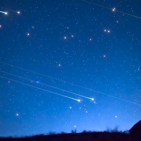 The Lyrid Meteor Shower Will Be Magnidicent This Weekend.  Here's How To See Ir. Perseids Meteor, Perseid Meteor Shower, Cloudy Skies, Star Shower, Meteor Shower, Fascinating Facts, Evening Sky, Dark Skies, Shooting Stars