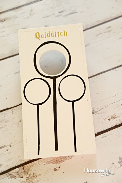 Harry Potter Quidditch Cornhole - Housewife Eclectic Harry Potter Quittich, Game Closet, Cumpleaños Harry Potter, Game Diy, Harry Potter Quidditch, Anniversaire Harry Potter, Theme Harry Potter, Harry Potter Birthday Party, Harry Potter Halloween