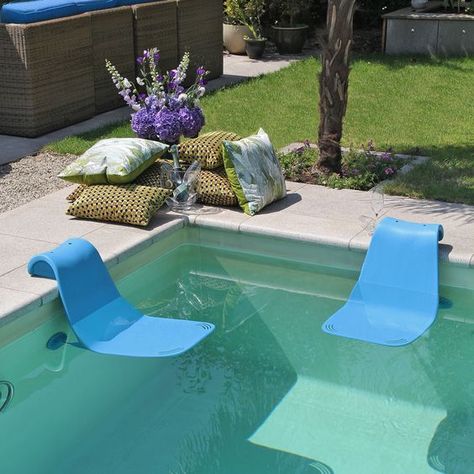 Poolside Chairs, Stock Pools, Outdoor Pool Area, Swimming Pool Toys, Pool Life, Pool Chairs, Pool Lounger, Summer Swimming, Small Pools