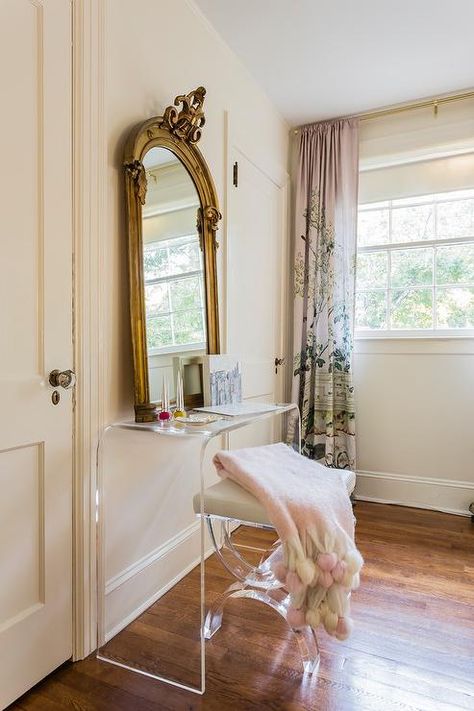 Clear Acrylic Makeup Table, Console Table As Vanity, Acrylic Bedroom Table, Clear Console Table, Acrylic Vanity Table, Clear Vanity Table, Console Table Vanity, Acrylic Entry Table, Glass Vanity Table