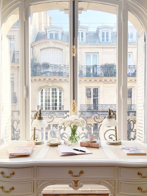 Parisian bedroom decor