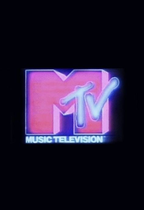 Indie Y2k, Tv Icon, 80s Aesthetic, Mood Wallpaper, Iphone Wallpaper Themes, Edgy Wallpaper, Wall Pictures, Pink Vibes, Retro Tv