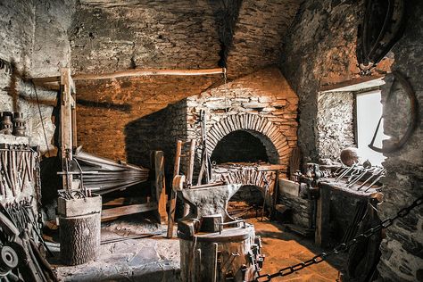 Medieval Blacksmith, Blacksmith Workshop, Blacksmith Forge, Blacksmith Projects, Blacksmith Shop, Medieval Life, Medieval Houses, Medieval World, Abandoned Places