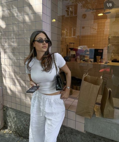 White Crop Top Outfit, Effortlessly Chic Outfits, Casual Day Outfits, Crop Top Outfits, Casual Chic Outfit, Cute Summer Outfits, Looks Style, Casual Style Outfits, Lookbook Outfits