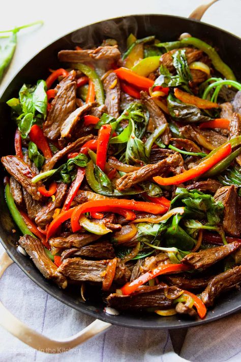 Basil Beef Stir Fry, Thai Beef Stir Fry, Beef Stir Fry Recipe, Quick Stir Fry Recipes, Garden In The Kitchen, Basil Beef, Thai Basil Beef, Easy Thai Recipes, Balanced Recipes