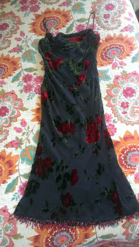 Vtg Betsey Johnson Velvet Red roses Gypsy Boho Burnout beaded dress SZ P/XS Red Rose Prom Dress, Funky Dresses, Fairytale Dress, Thrift Finds, Grad Dresses, Ball Gown Dresses, Beaded Dress, Fancy Dresses, Dream Dress