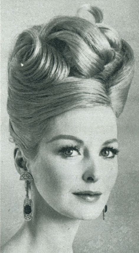 1960s Womens Hair, 60s Updos, 1960s Hair Updo, 1950s Updo, 1960s Updo, Beehive Hairstyles 60s, 60s Updo, 60s Hair Updo Vintage, 1960s Updo Tutorial