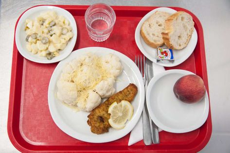 What French Kids Eat For School Lunch Each Day Pickle Salad, Cafeteria Lunch, School Cafeteria Food, Breaded Fish, Ap French, Cafeteria Food, Cheese Course, French Kids, French Lifestyle