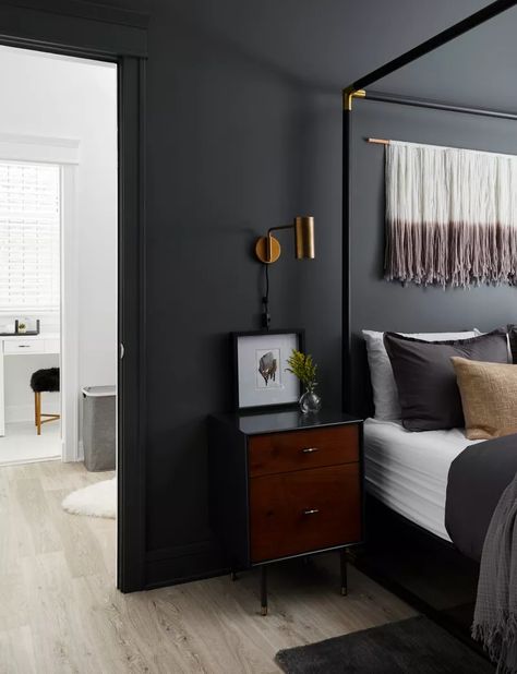 16 Dark Bedroom Ideas for a Moody and Dramatic Space Dark Bedroom Walls, Moody Bedroom, Dark Bedroom, Dekorasi Kamar Tidur, Dark Walls, Bad Design, Gray Bedroom, Master Bedrooms, Bedroom Paint