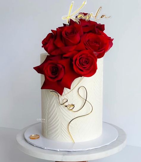 Roses On Top Of Cake, 42 Birthday Cake For Woman, 45th Birthday Cakes For Women, 49th Birthday Cake For Women, Red And Gold Cake Design, 40th Birthday Cake For Women Elegant, Glam Cake Birthday For Women, Elegant 50th Birthday Cake, Cake With Roses On Top