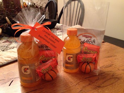 Orange you glad you played basketball today! Basketball Snacks, Basketball Treats, Sports Snacks, Basketball Team Gifts, Team Snacks, Basketball Birthday Parties, Basketball Party, Basketball Theme, Game Snacks