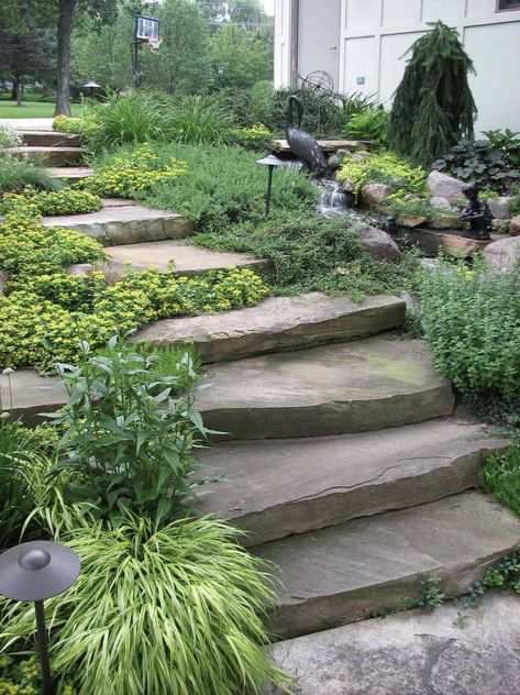 Chicago Landscape, Landscape Stairs, Stone Steps, Garden Stairs, Easy Landscaping, Garden Steps, Steps Design, Traditional Landscape, Landscaping Tips