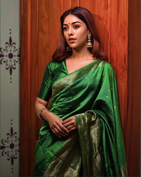 Anu Emmanuel (@anuemmanuel) • Instagram photos and videos Green Saree Look Traditional, Anu Emanuel, Engagement Jewellery, Best Indian Wedding Dresses, Engagement Saree, Photography Videos, Anu Emmanuel, Simple Saree Designs, Desi Wedding Dresses