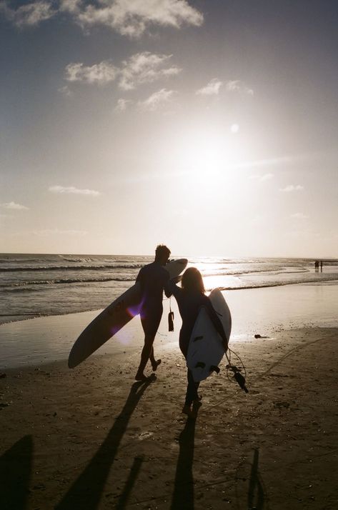 Surf Couple Aesthetic, Fun Couple Aesthetic, American Wedding Frank Ocean, Australian Boyfriend, Couple Beach Aesthetic, Surfing Couple, Coco Beach Florida, Stephanie Archer, Surf Couple