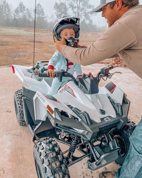 Country Lifestyle Aesthetic Family, Future Life Country, Todlers Pictures Cute, Cute Country Family, Country Kids Aesthetic, Western Baby Pictures, Western Future, Country Baby Pictures, Cute Babys