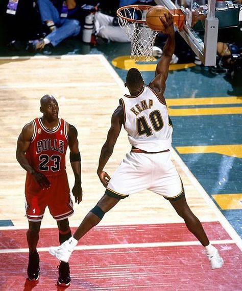 Michael Jordan Appreciation 🏀 on Instagram: “Kemp recreating MJ’s iconic dunk ⛹🏿‍♂️ 📸 : @jumpman23 • follow @airjordantalk for more posts like this daily!” Shawn Kemp, Nba Photos, Nba Basketball Art, Michael Jordan Basketball, Seattle Sports, Bola Basket, Basketball Photography, Jordan Basketball, Derrick Rose