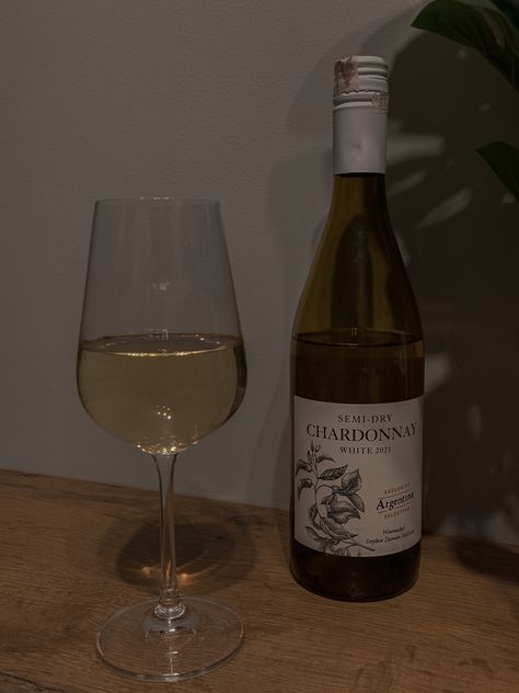 Wine Bottle Asthetic Picture, White Wine Bottle Aesthetic, Bottle Of Wine Aesthetic, Wine Bottle Aesthetic, Vino Aesthetic, White Wine Aesthetic, Wine Bottle Pictures, Riley Sager, Drawing Fall