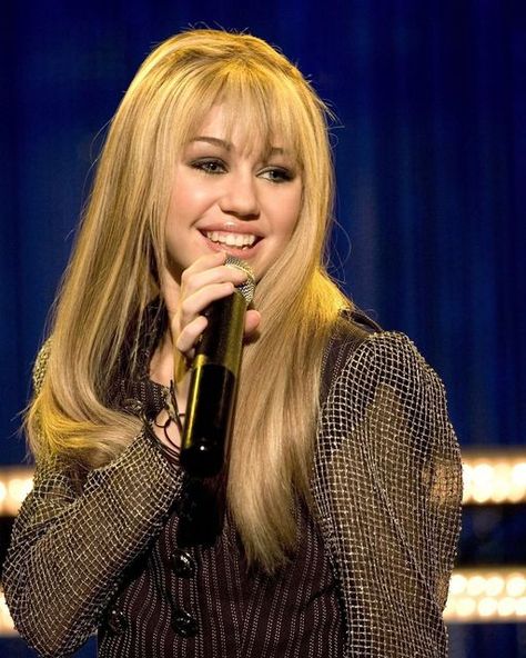 Hannah Montana Makeup, Hannah Montana Season 2, Hannah Montana Outfits, Hannah Montana Songs, Hannah Montana Costume, Jason Earles, Hannah Miley, Hannah Montana Forever, Hannah Montana The Movie