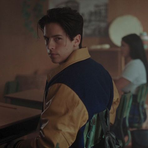 Fp Jones, Jug Head, Riverdale Cole Sprouse, Fictional Character Crush, Dylan And Cole, Jughead Jones, Dark Wallpaper Iphone, Cole Sprouse, Slumber Parties