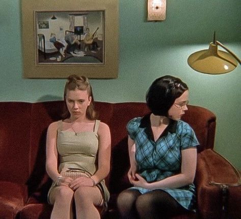 Ghost World Aesthetic, Iconic Film Stills, Ghost World Outfits, Ghost World Movie, Thora Birch, Ghost World, Mazzy Star, Best Duos, Movie Fashion