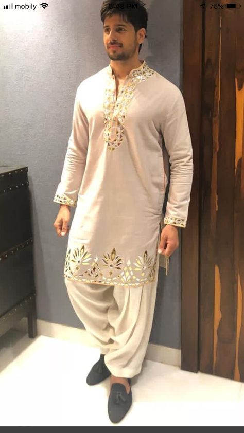 Patiyala Kurta For Men, Kurta And Dhoti For Men, Mehendi Kurta For Men, Mehendi Outfits For Men, Embroidery Kurta For Men, Sherwani Designs For Groom, Traditional Indian Mens Clothing, Kurta Designs Men's, India Fashion Men